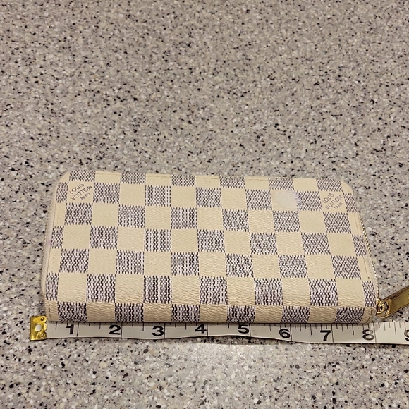 Louis Vuitton Handbags - Louis Vuitton Cream and Gray Checkered Zip Wallet
